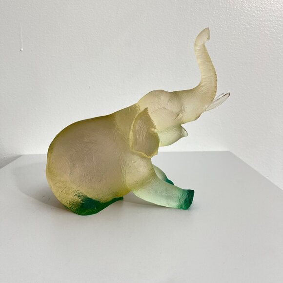 Translucent‎ Clear & Green Resin Elephant Figurine - Picture 4 of 5